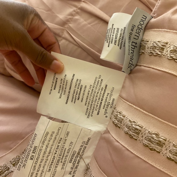 8 piece Pink comforter queen set - Picture 4 of 4